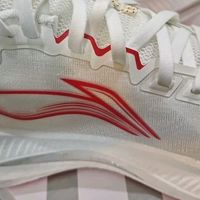 李宁吾适6「柿柿如意」：新年开跑，好运与性能的双重加持