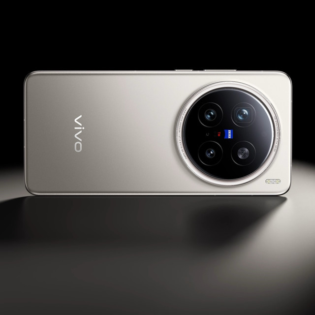 vivo用力太猛，16GB+1TB跌价1700元，旗舰双芯+2亿长焦+卫星通信