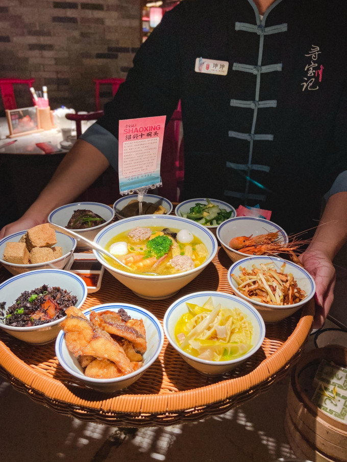 聚会餐饮