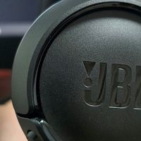 JBL TUNE520BT头戴耳机:重低音与长续航的性价比王者