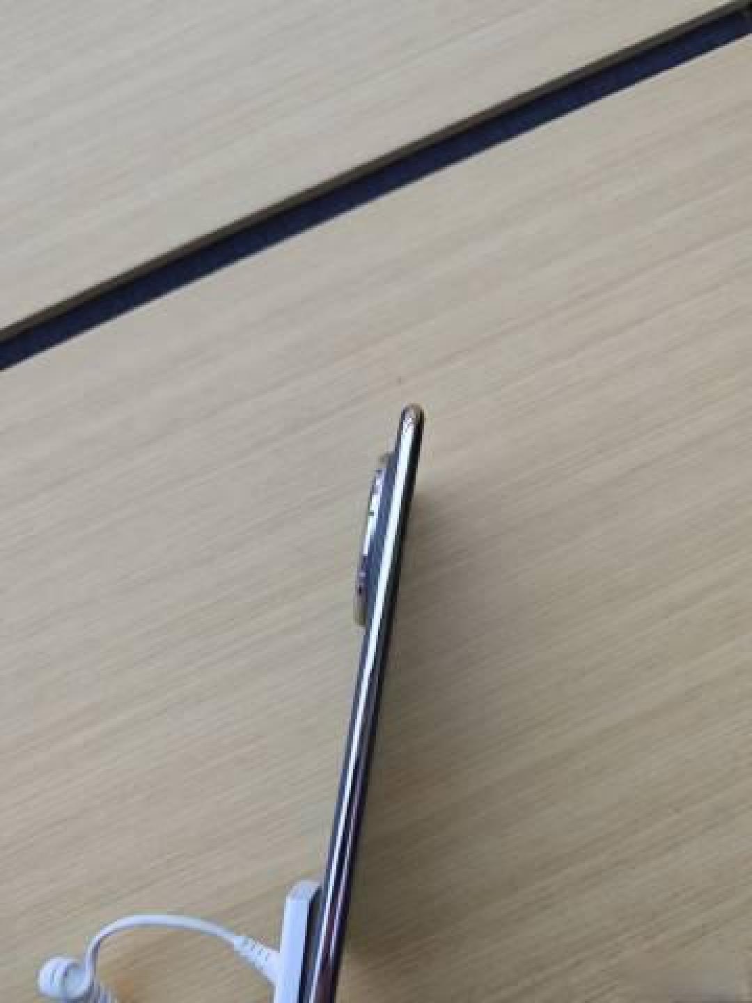 华为Mate70 Air与Pro版对比:选极致轻薄长续航还是全能影像旗舰?