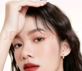 卡姿兰唇彩：美妆与护唇双重巧思