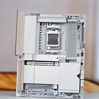 实木元素亮眼！技嘉X870E AERO X3D WOOD主板评测：顶级性能搭配全新设计 DIY审美新高度