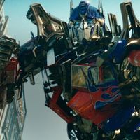 《变形金刚》首个真人电影角色模型：震撼经典还是过时收藏？全网观点大碰撞