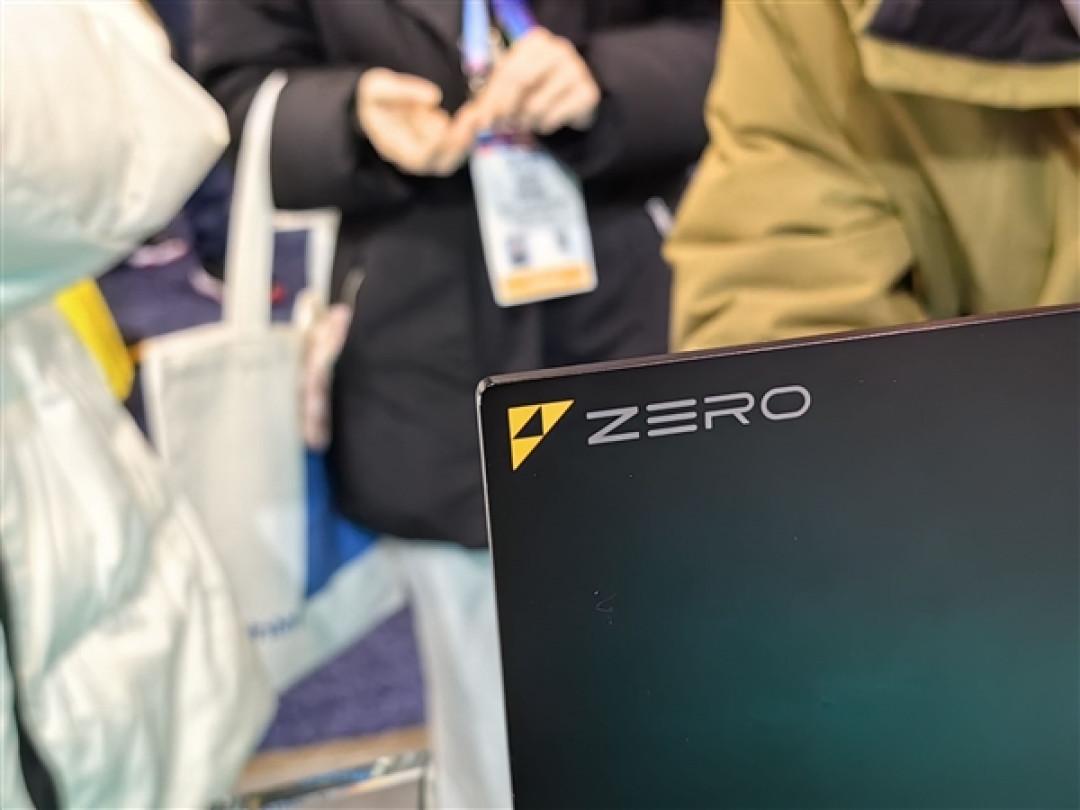 雷神ZERO Air轻薄游戏本实机首秀:仅1.58kg 160W双满血性能释放