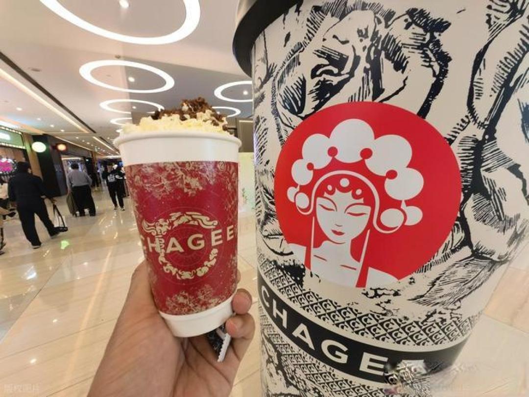 股价跌70%,业绩亮红灯,霸王茶姬高速扩张后遗症显现