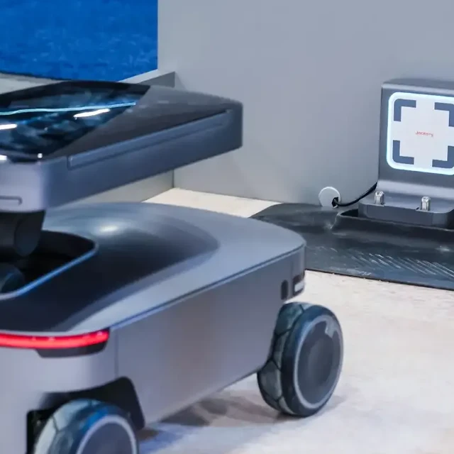 可为星链供电！华宝新能用“光储火星机器人”重塑智能绿电新体验