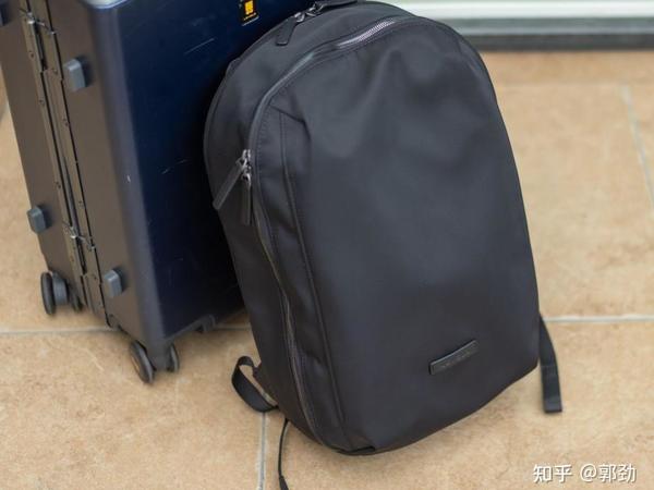 怎么选一个性价比高的双肩包呢?