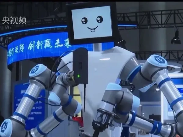 这种新材料关键时刻能救命！这还是AI做的？ 2025年8月，我国正式发布“人工智能+”行动的意见，“人工智能+”科学技术是意见第一条，科学研究的范式有可能在AI助力下进化吗？中国科学技术大学的这个实验