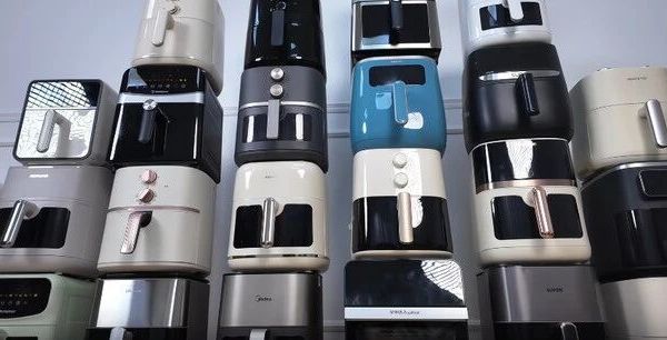 烤箱vs空气炸锅？哪者更实用？终于有人能把它们说清楚了！