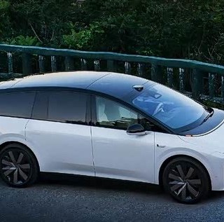 说句大实话：理想i8是一台，被外观严重拖累的好车！