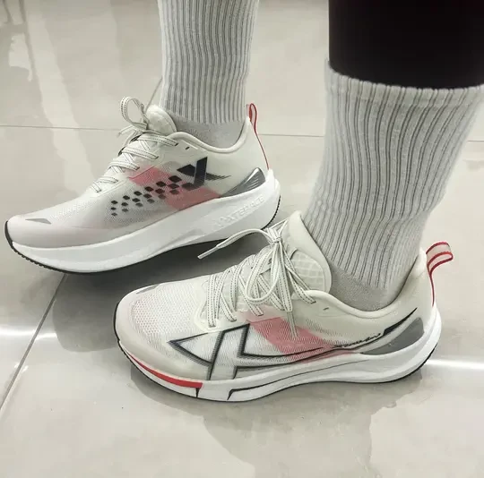 特步两千公里3代or 5代