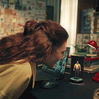 雷蛇发布全息AI助手：装杯的小女孩 能陪你打游戏