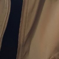 寒潮来袭：大衣与棉服的“保暖对决”