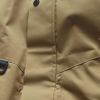 寒潮来袭：大衣与棉服，保暖与风度的抉择