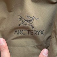 军鸟解禁后全球门店排长队！一眼望去全是国人，国内惊现「拼好鸟」低价操作