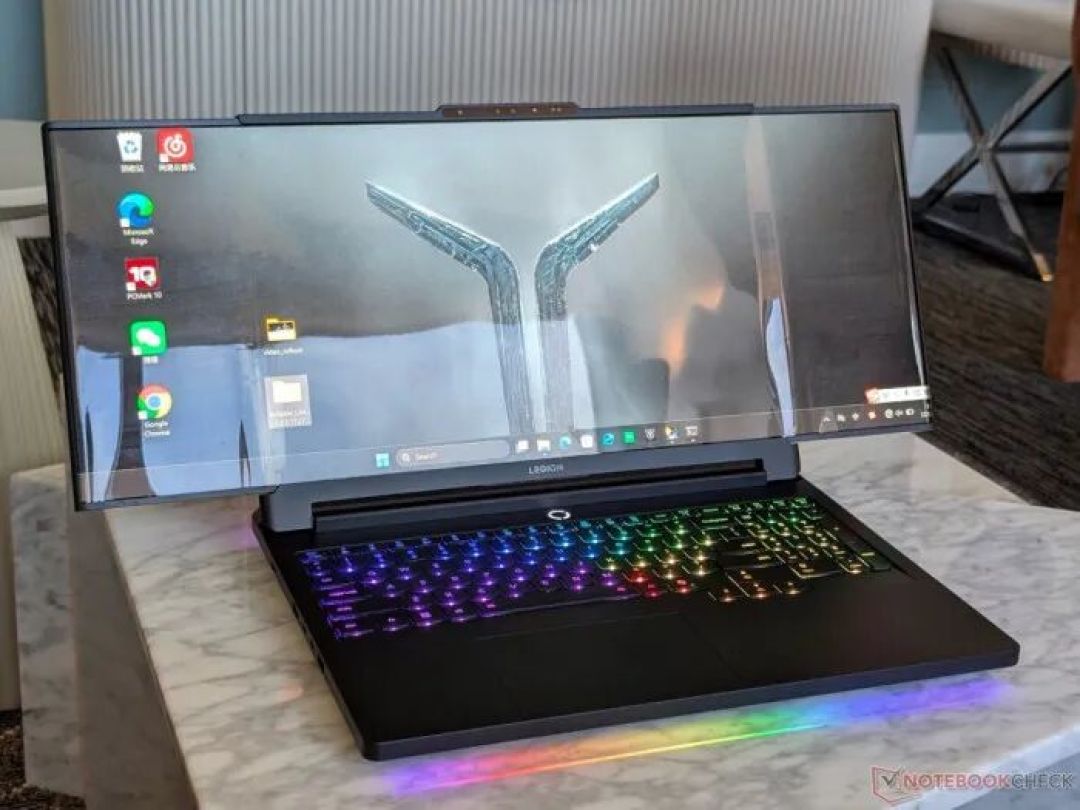 CES 2026|真笔记本“卷王” 联想展示两款全新卷轴屏笔记本,未来感十足