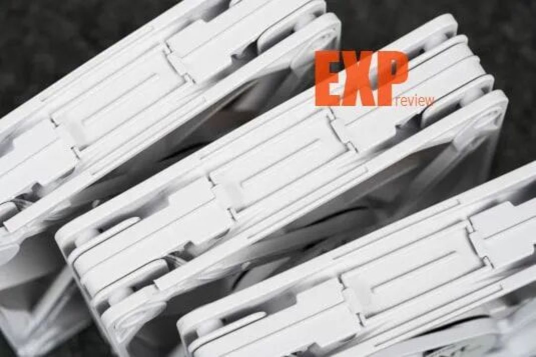 华硕ProArt 创梦120风扇评测:低调高性能,还能“手拉手”
