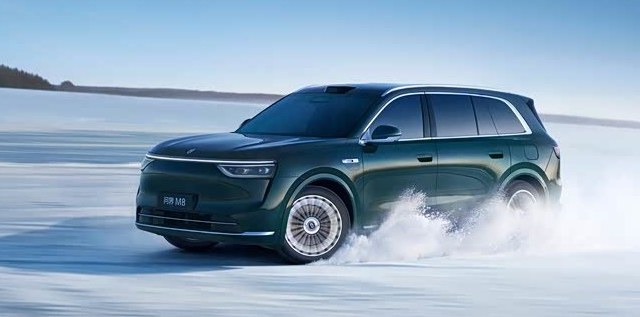 8 个月 15 万辆！问界M8证明：偏见在销量面前不堪一击！