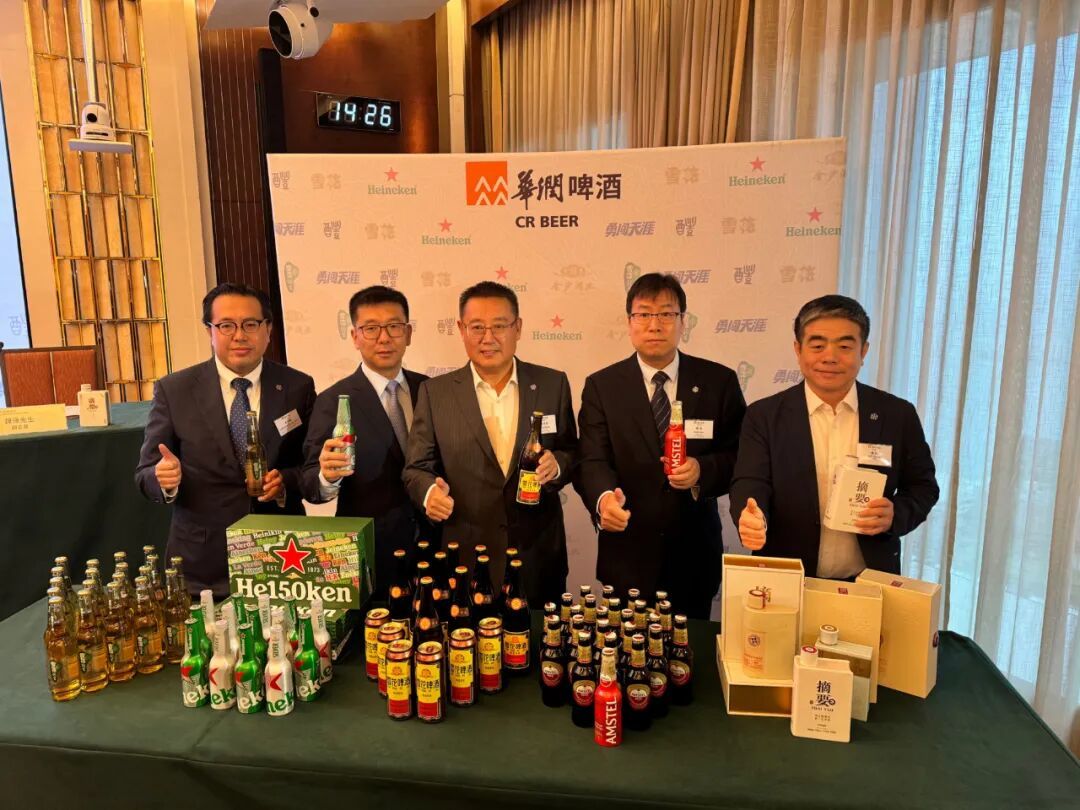 食饮巨头“集中换届”!“新帅”们的2026,第一把火会烧向哪里?