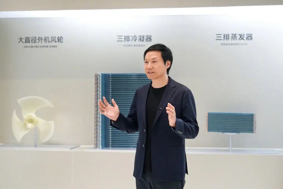 55万辆!雷军砍了友商一刀