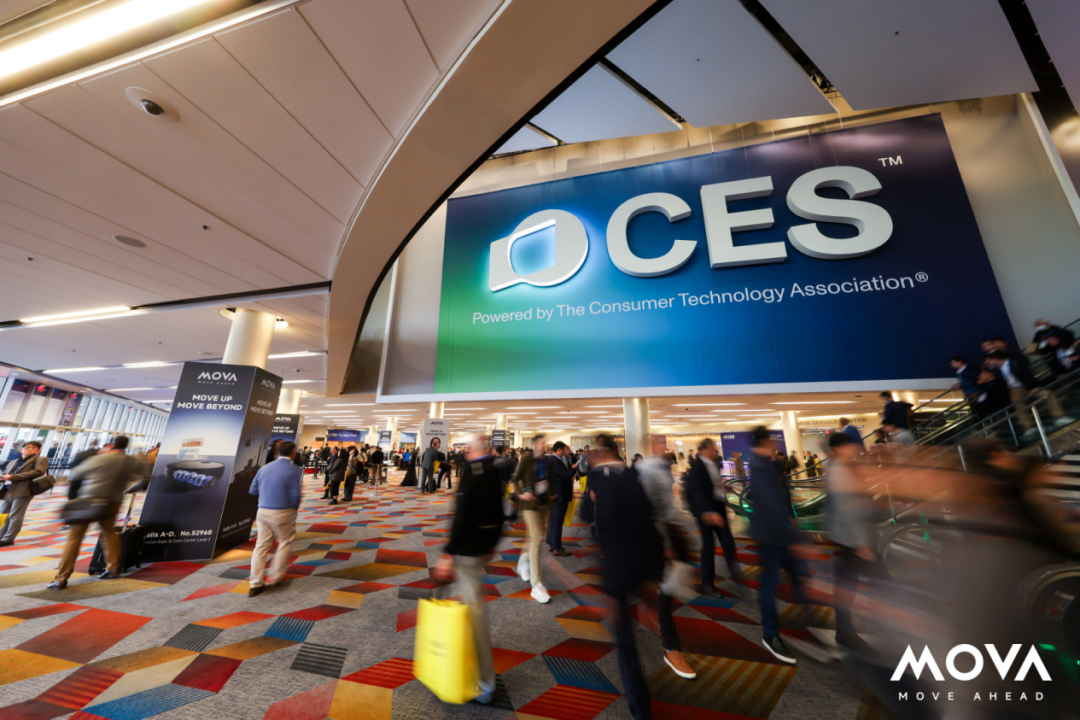 CES 2026 | MOVA的扫地机器人,不光能爬楼还能飞