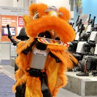 小人形机器人，把CES的秀场，做成了生意场