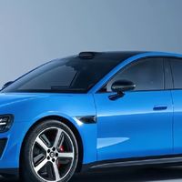 新一代小米SU7：卡布里蓝与高性能