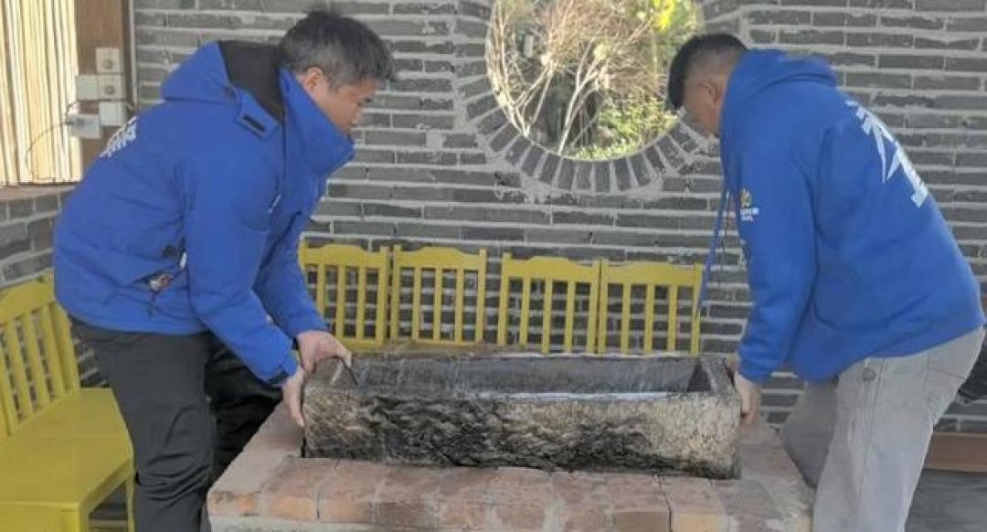 湖南石槽火锅被指像“猪食槽”,老板:喂猪的红薯叶人也在吃