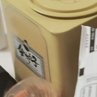 霸王茶姬“手打奶茶”事件始末与行业反思