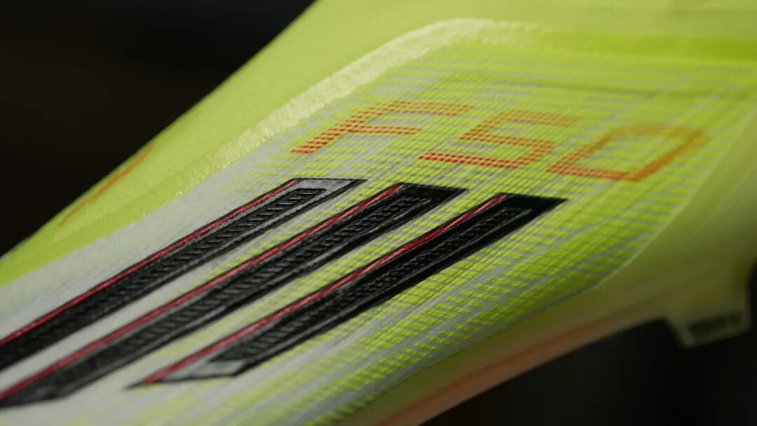 解析adidas F50决胜战旗升级细节