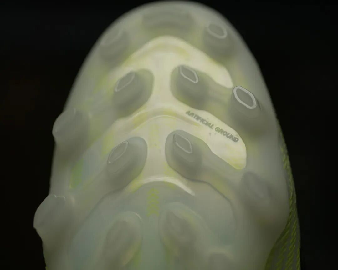 解析adidas F50决胜战旗升级细节