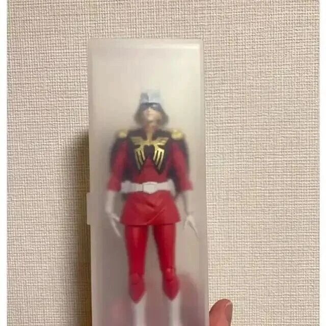 想要带夏亚公仔出门的时候《无印良品眼镜收纳盒》据说超好用？