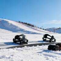 新手第一套滑雪装备选Burton还是Salomon？我们汇总了上百位雪友的真实体验