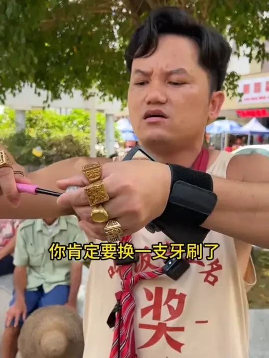粉丝做梦都没想到，广东亮仔面对如此支持自己的粉丝竟然会做出一款这么实惠又好用的牙刷！#广东亮仔 #牙刷 #福利 #超便宜超划算 #家居好物