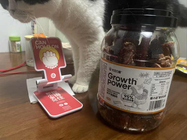 十几块钱买这大罐鸡肉干，我和猫主子抢着吃！