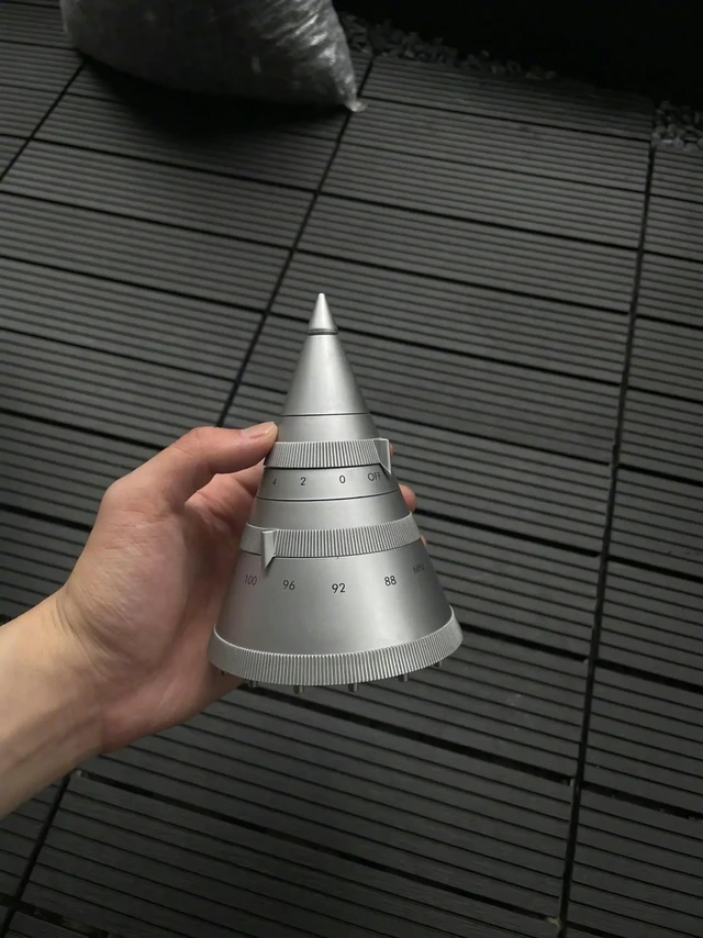 很喜欢的一个博主淘的，这竟然是一个收音机