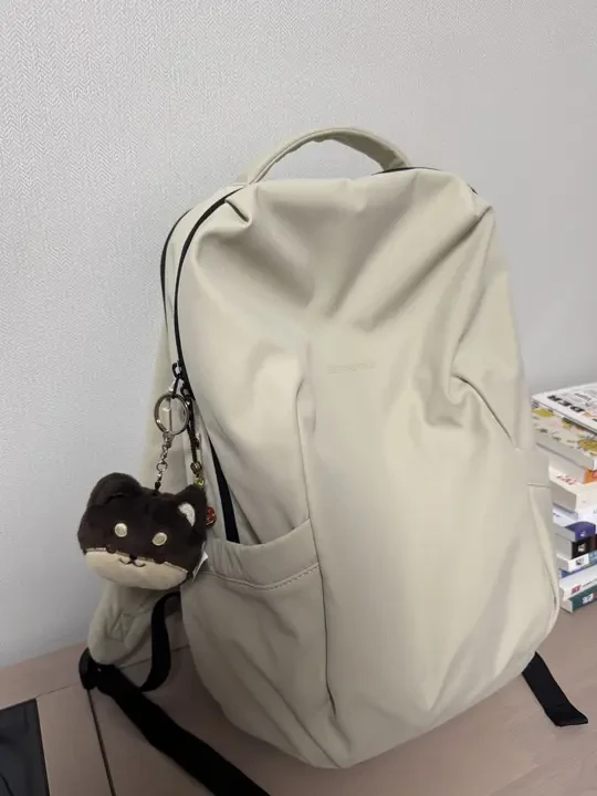 算是拿捏了通勤风双肩包！