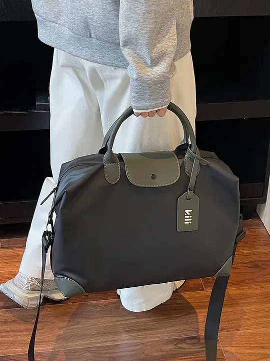 ✈️出差被拦3次问链接！黑绿旅行包太酷了🕶️