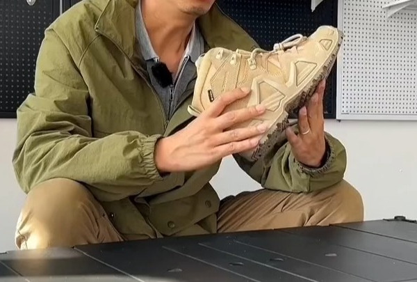 徒步小白亲测！千元LOWA军靴是智商税还是真能闭眼入？