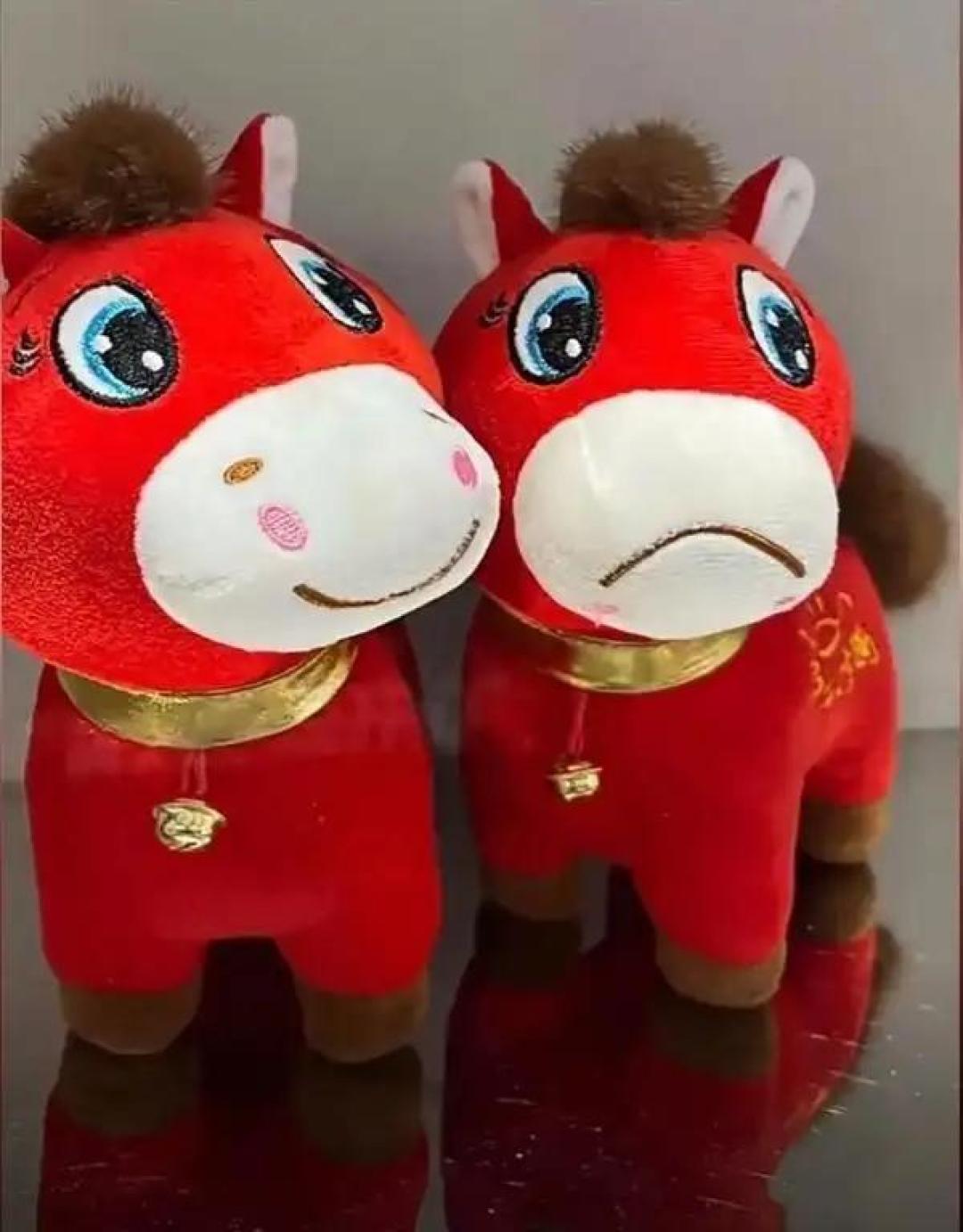 义乌残次品哭哭马走红，卖的不是玩具，是打工人的情绪价值