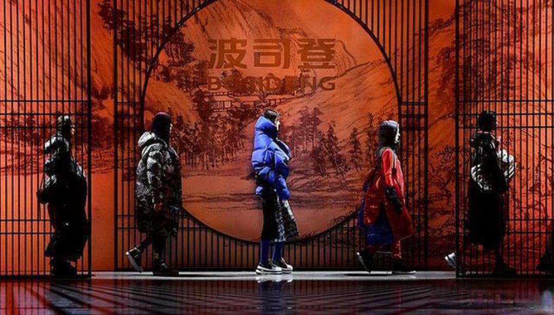 波司登涨价“翻车”:高价低克争议暴露高端化战略错位
