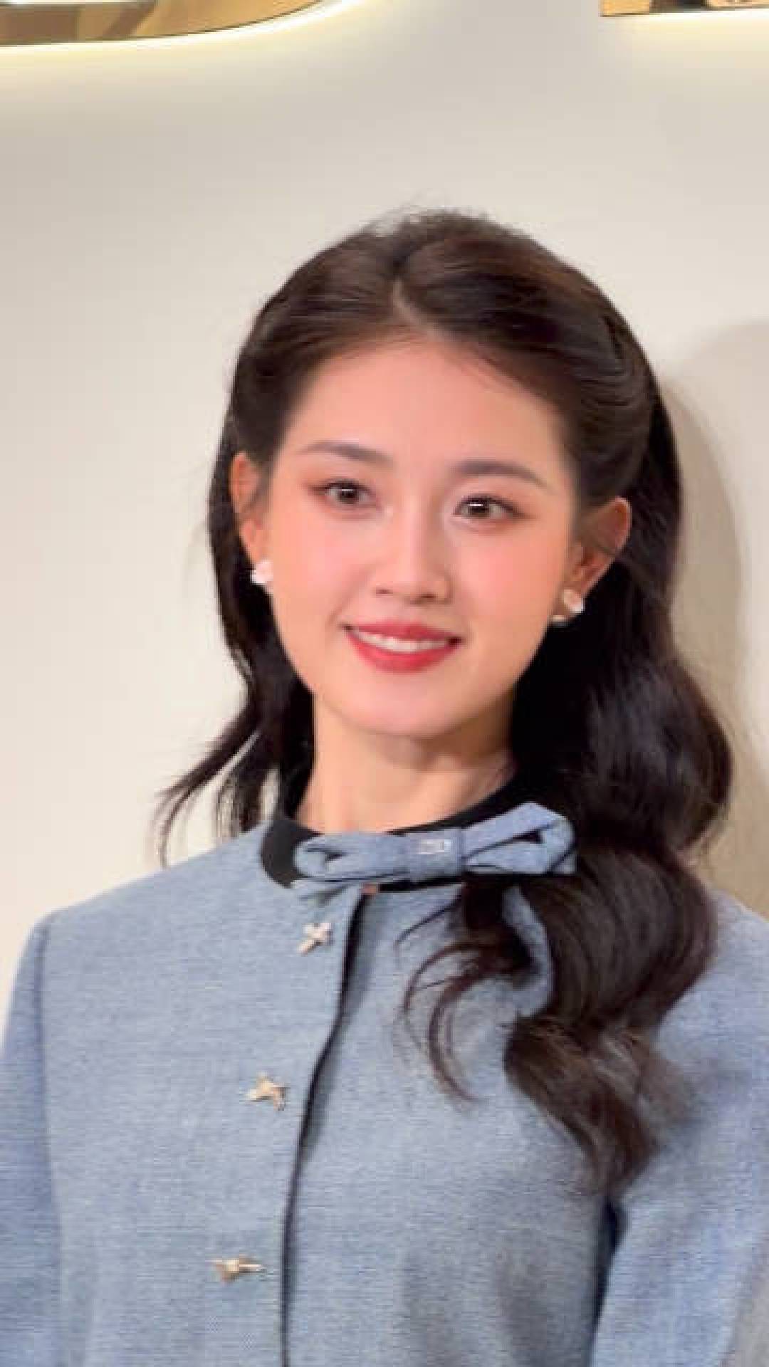 Dior活动路透：陈星旭绅士帅气，王玉雯松弛感仪态获赞