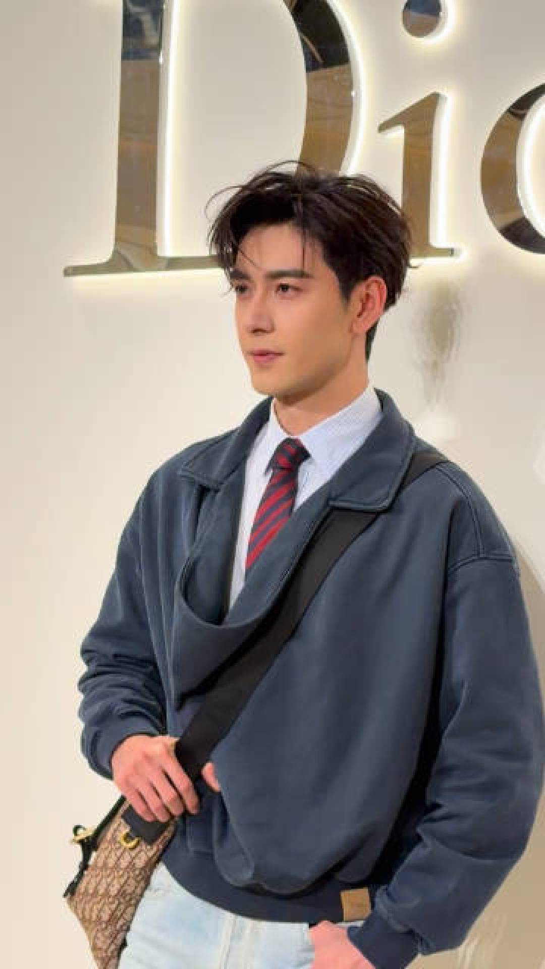 Dior活动路透:陈星旭绅士帅气,王玉雯松弛感仪态获赞