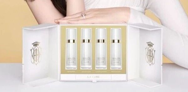 sisley丨繁忙岁末 与奚梦瑶一起年轻亮相