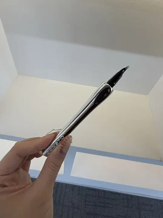 第一次用二叉眉笔就让我找到好用的了