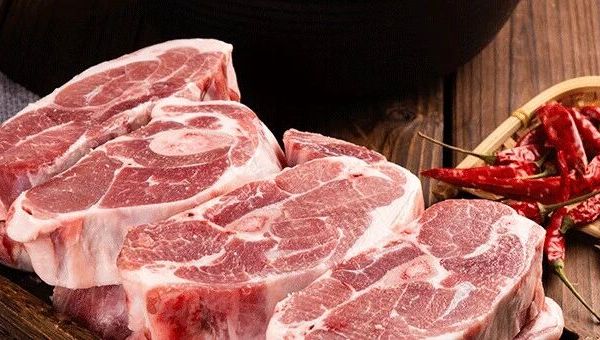 这口「手把羊肉」一上桌，草原的豪迈就藏不住了！