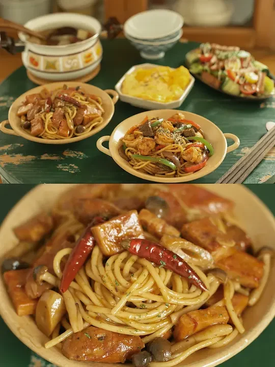 做一碗浓郁挂汁的香辣午餐肉中式意面。
