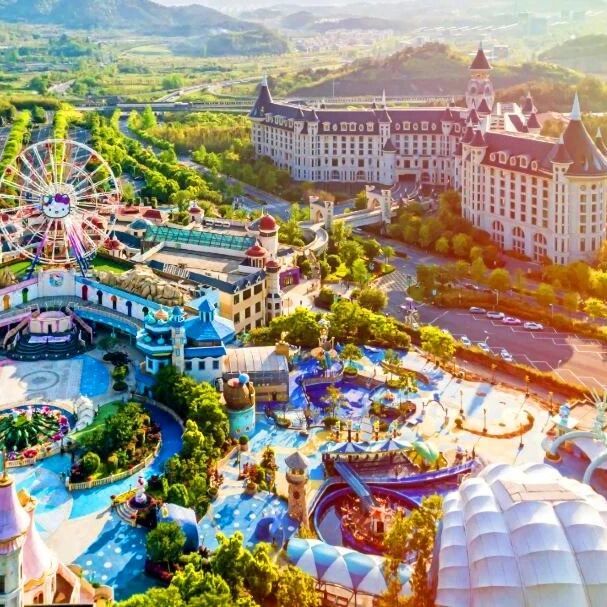 高山滑雪+赏雾凇+住童话城堡！春节寒假￥499起含雪票！咫尺HelloKitty乐园！