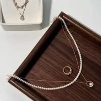 极简5年穿搭心法：3件配饰穿出松弛贵气